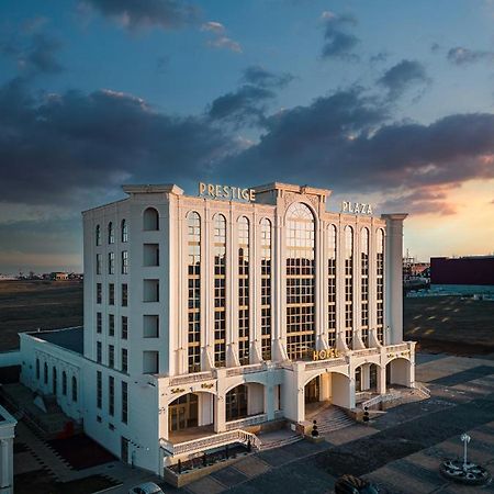 Отель Prestige Plaza Сучава Экстерьер фото