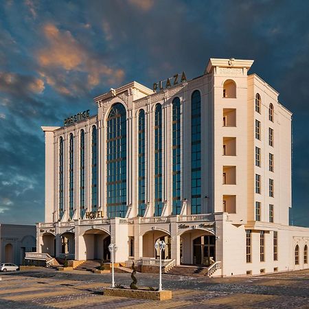 Отель Prestige Plaza Сучава Экстерьер фото