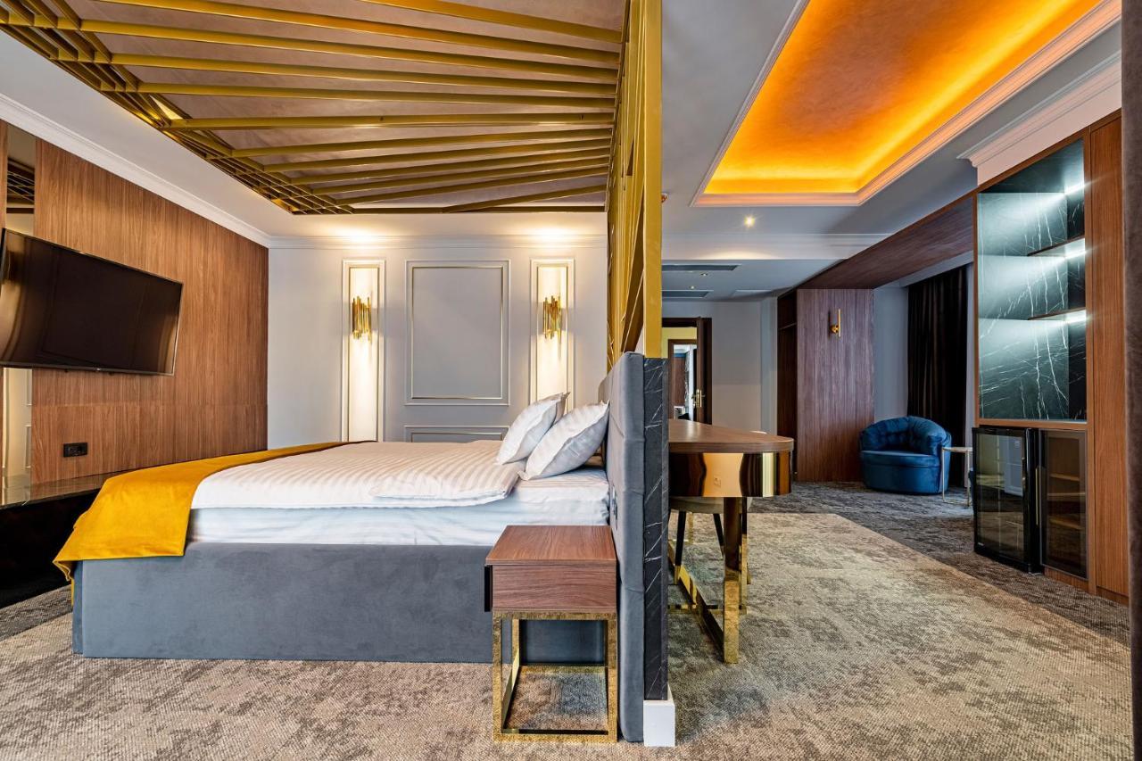 Отель Prestige Plaza Сучава Экстерьер фото